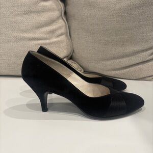 Vintage I Miller Beautiful Shoes Size 5.5 Designed by Mario Valentino